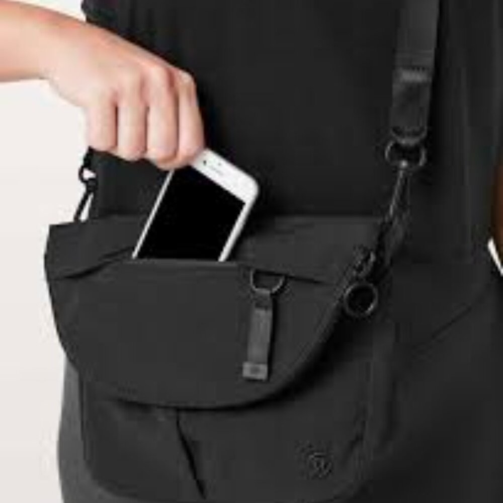 lululemon athletica Jet Black Crossbody Bag - Picture 1 of 5